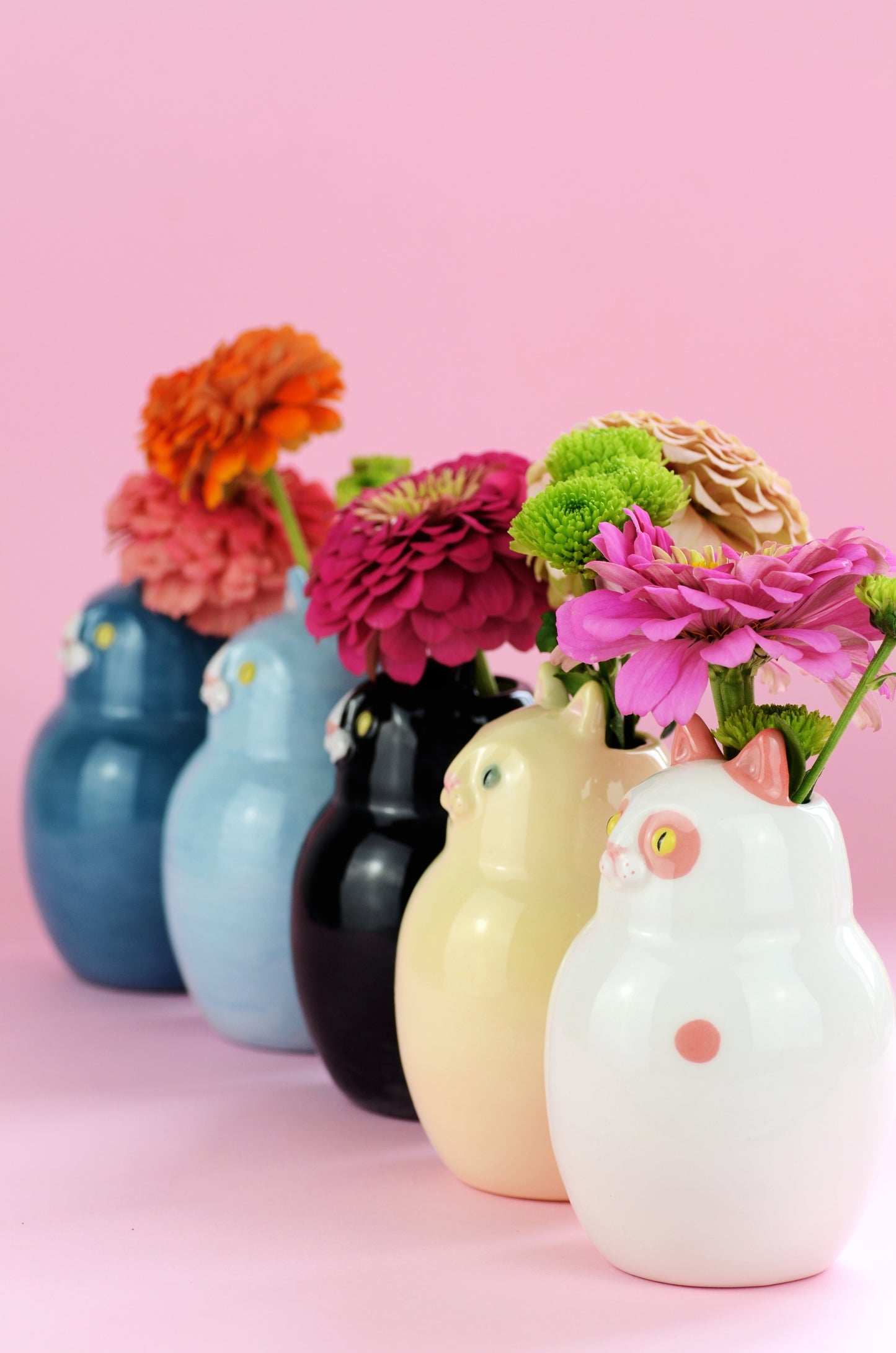 Gattino White - red dots 