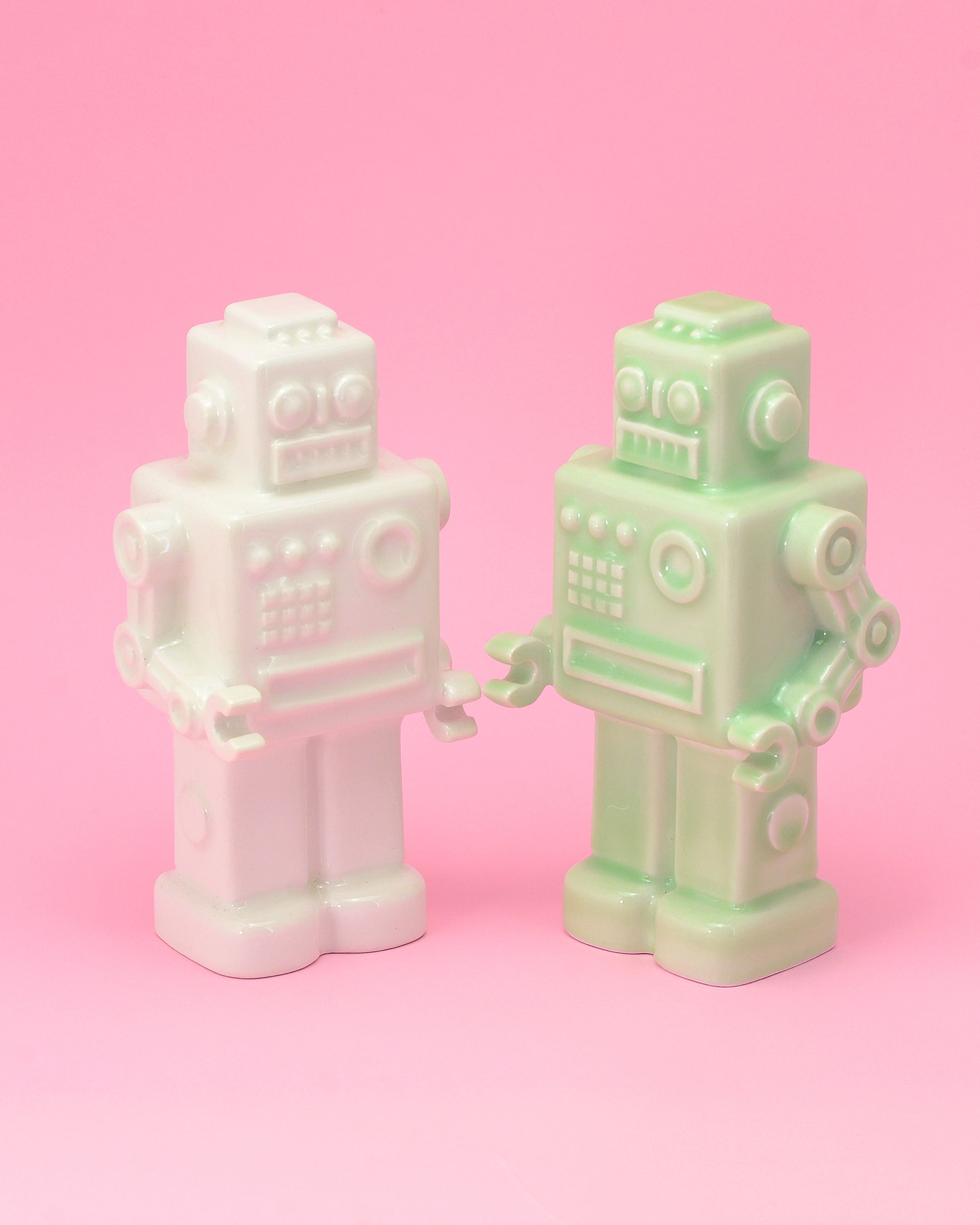 robot bianco scultura ceramica macula