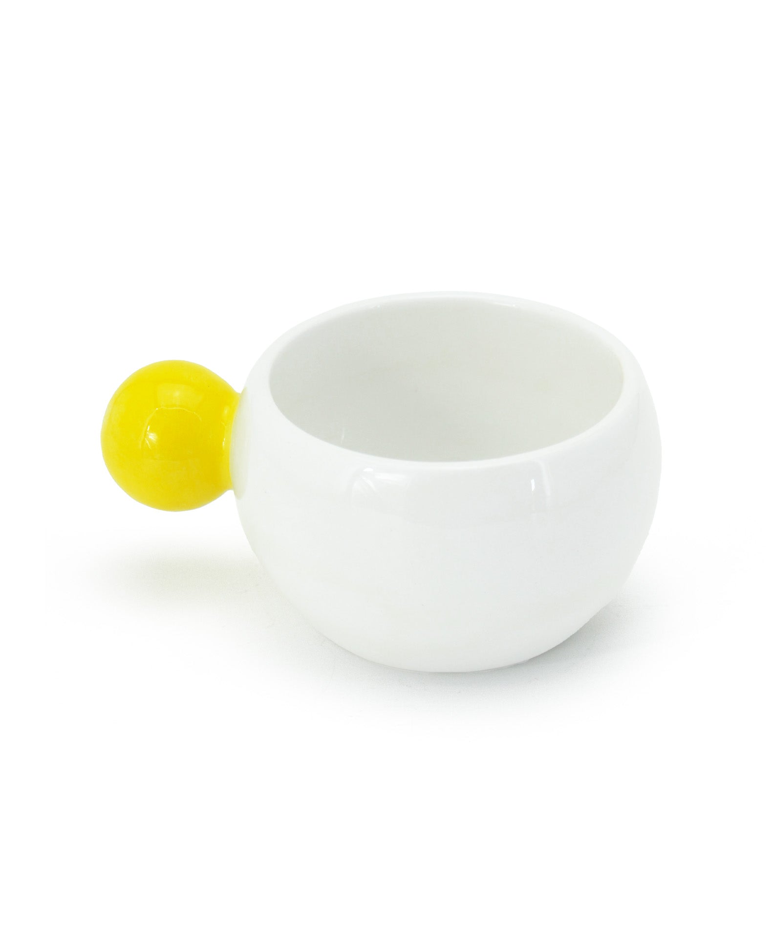 tazza bianca con manico a palla giallo ceramica macula